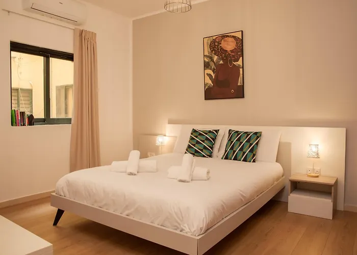 Tigne, - 3 Bedrooms X Families Daire Sliema