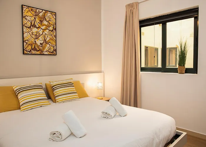 Daire Tigne, - 3 Bedrooms X Families Sliema