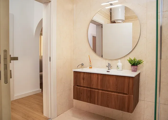 Tigne, - 3 Bedrooms X Families Daire Sliema