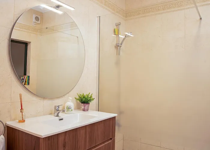 Tigne, - 3 Bedrooms X Families * Sliema