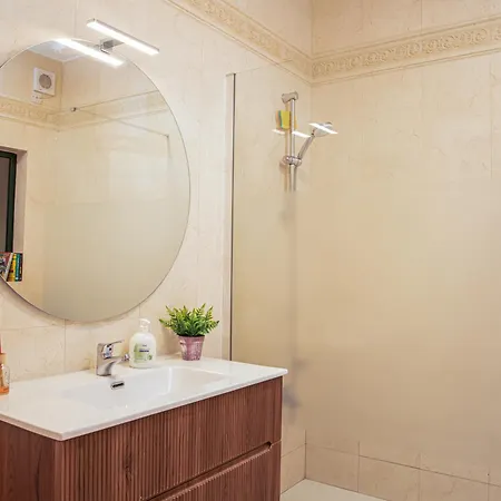 Tigne, - 3 Bedrooms X Families * Sliema