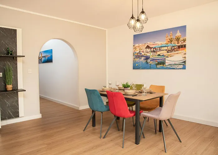 Tigne, - 3 Bedrooms X Families Sliema