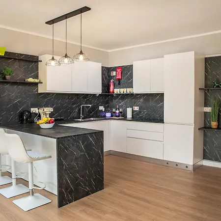 Tigne, Sliema Apartment - Central 3 bedrooms x families Appartement Sliema